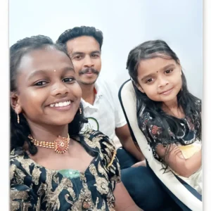 Adhil Noushad selfie with Instagram influencers Mrunmayi and A. Mridul, portfolio of the best graphic designer in Kerala